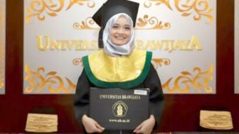 Wow! Calista Felicia Ghaydaqila Raih Gelar Sarjana Kedokteran di Usia 18 Tahun