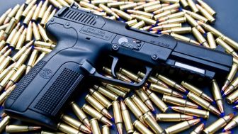 Mengenal Pistol FN, Senjata yang Ditodongkan Wanita Bercadar Pada Paspamres di Istana Merdeka