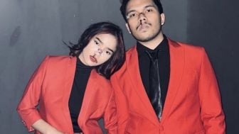 Hadiri Acara Halloween Day 2022, Fuji dan Thariq Kenakan Kostum Serba Merah: So Hot