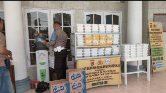 Jumat Berkah, Polisi di Purwakarta Lakukan Ini