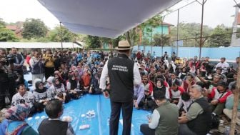 Ridwan Kamil Pimpin Doa untuk Guru Korban Gempa Cianjur