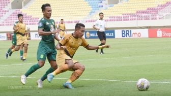 Aji Santoso Benahi Lini Pertahanan Persebaya