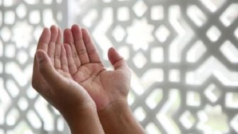 Dzikir dan Doa Setelah Solat Jumat, Bisa Bikin Doa Terkabul, Baca Ini