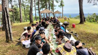 Keren! Obyek Wisata Alam Gunung Pabeasan Cianjur Dongkrak Ekonomi Warga