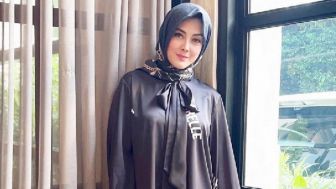 Dhena Devanka Pakai Hijab, Warganet Ramai Bilang Begini