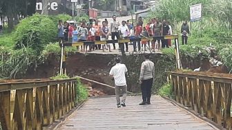 Jembatan Penghubung dua Kecamatan di Purwakarta Amblas, Penyebabnya Karena Ini