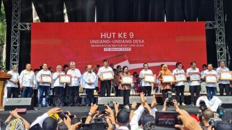 Bank bjb Raih Penghargaan Sebagai Bank Peduli Perekonomian Masyarakat Desa di Indonesia