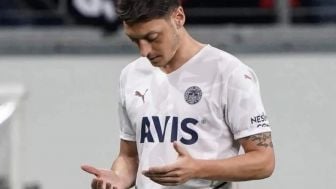 Terungkap! Alasan Mesut Ozil Pensiun di Usia 34 Tahun Ternyata...