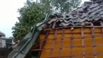 Ratusan Rumah di Bojong Rusak Diterpa Angin Puting Beliung, Pemkab Purwakarta Bilang Begini