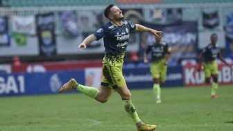 Marc Klok Siap Hadapi Liga 1 2023-2024 Bersama Persib