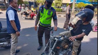 Puluhan Kendaraan Terjaring Pemeriksaan KTMDU di Purwakarta