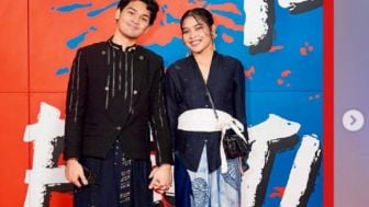 Mikha Angelo Resmi Tunangan Dengan Gregoria Mariska