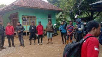 Sempat Hilang di Gunung Sunda Purwakarta, Tiga Pendaki Berhasil Dievakuasi Tim SAR Gabungan