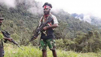 Tim Gabungan TNI-Polri Tembak Mati 5 KKB di Papua, Senpi Buatan AS dan Pindad Disita