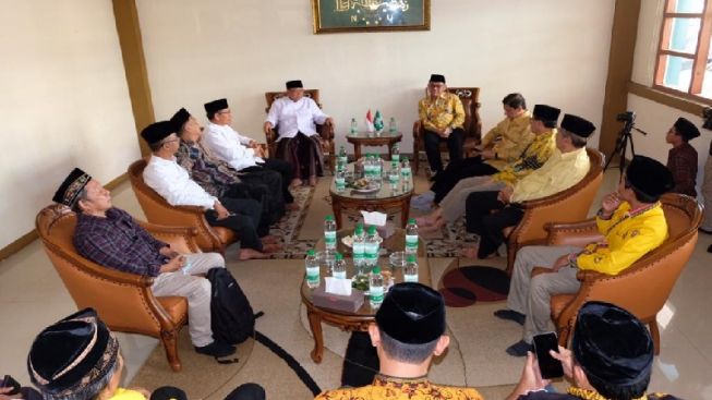 Kyai Abun Bunyamin Doakan Airlangga Hartanto Jadi Presiden