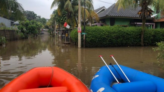 Perumahaan Mutiara Hijau Cibinong Bogor Terendam Air Banjir Setinggi 1,2 Meter