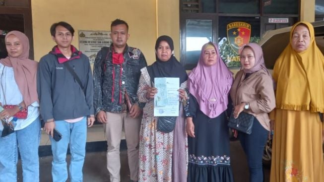 Seorang Ibu di Purwakarta Niat Ingin Masukan Anaknya Kerja, Malah Kena Tipu