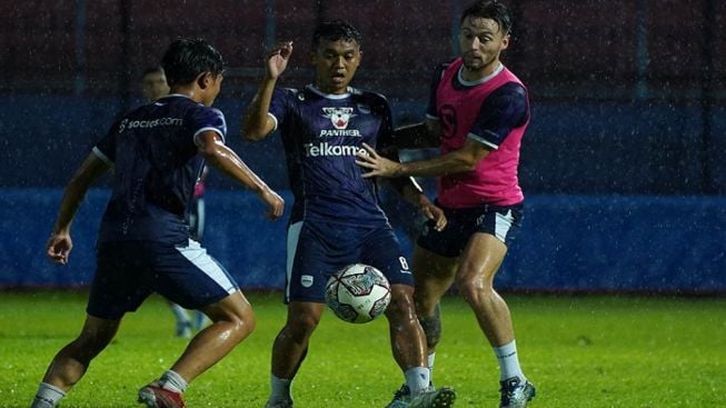 Menyongsong Putaran Kedua Liga 1, Abdul Aziz Berharap Ini Bersama Persib