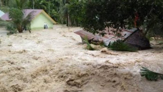 BMKG Hari ini, Waspada Hujan Lebat Disertai Kilat dan Angin Kencang Berpotensi di Jawa Barat