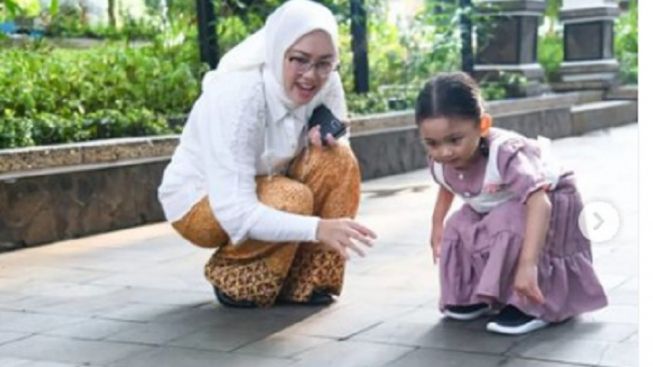 Unggah Momen Bersama Anak Bungsunya, Bupati Purwakarta Anne Ratna Mustika: Senyum Manis di Pagi Hari
