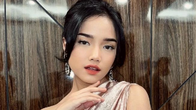 Digosipkan Punya Sikap Buruk hingga Batara Ageng Mundur, Rekan Kerja Fuji Ungkap Hal Ini