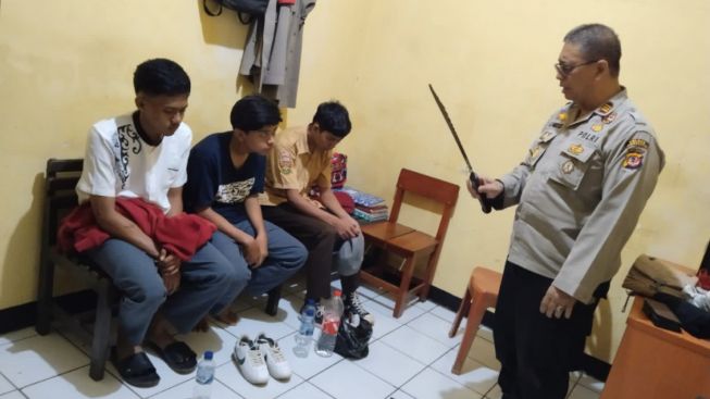 Tiga Pelajar di Purwakarta Diamankan Polisi, Kedapatan Bawa Ini