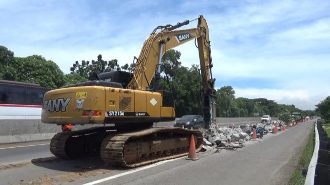 Hadapi Mudik Lebaran 2023, Jalan Tol Cipularang Purwakarta Diperbaiki