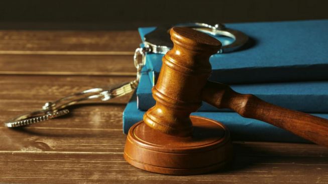 Tok! Hakim Jatuhkan Vonis 7 Tahun Penjara ke Mantan Kasat Narkoba Polres Karawang