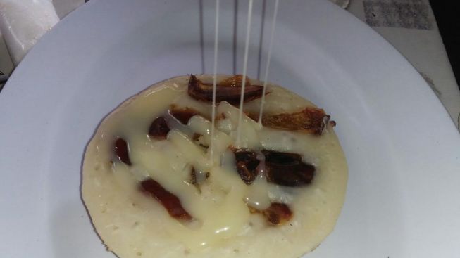 Menu Buka Puasa, Cobain Yuk Surabi Kurma Kang Dyan Purwakarta Dijamin Enak Banget!