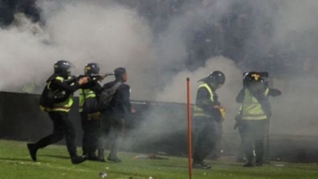 Apa Boleh Polisi Gunakan Gas Air Mata Untuk Bubarkan Demo May Day? Begini Aturannya
