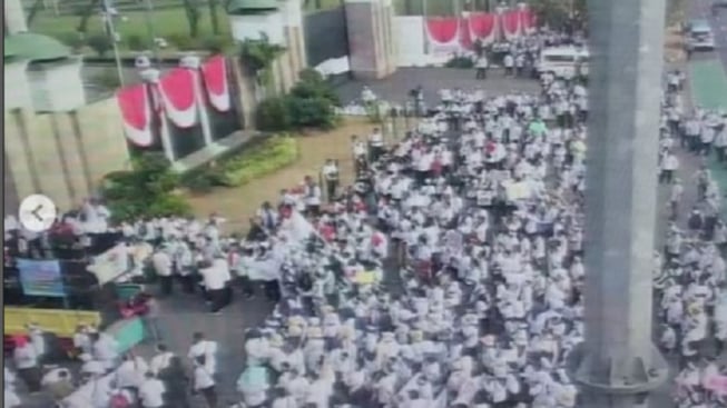 1.500 Honorer Nakes Gelar Unras di Depan Gedung DPR RI, Tuntut Soal Ini