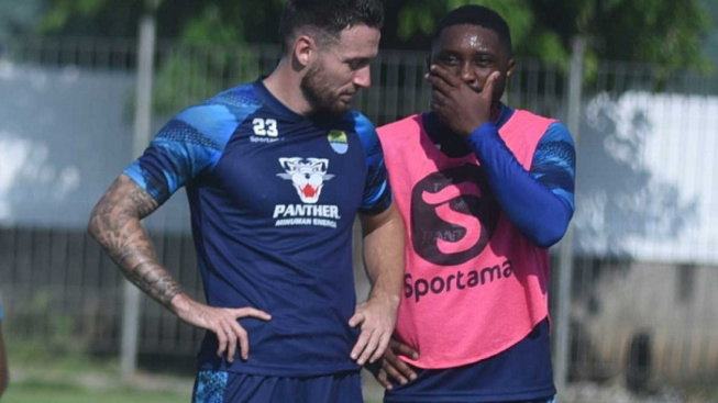 Pesta Gol Lawan Persita, Marc Klok Ungkap Kunci Kemenangan Persib