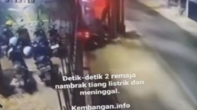 Viral Video Dua Remaja Diduga Gangster Tewas Usai Tabrak Tiang Listrik