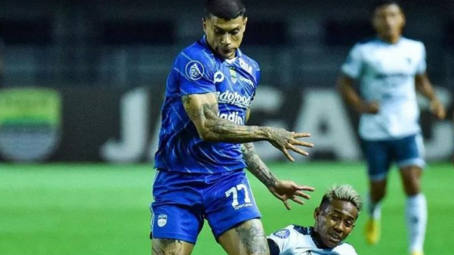 Tumbangkan Persita, Persib Bandung Pesta Gol di GBLA