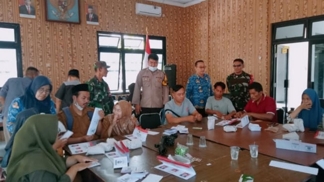 TNI-Polri Kawal Ketat Wilayah Kantor Desa Plered Purwakarta, Ada Apa?