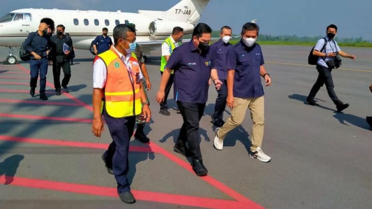 Menteri Badan Usaha Milik Negara (BUMN), Erick Thohir mendarat di Bandara Jenderal Besar Soedirman Purbalingga, Selasa pagi 5 Juli 2022. [Instagram @jbsoedirmanairport]