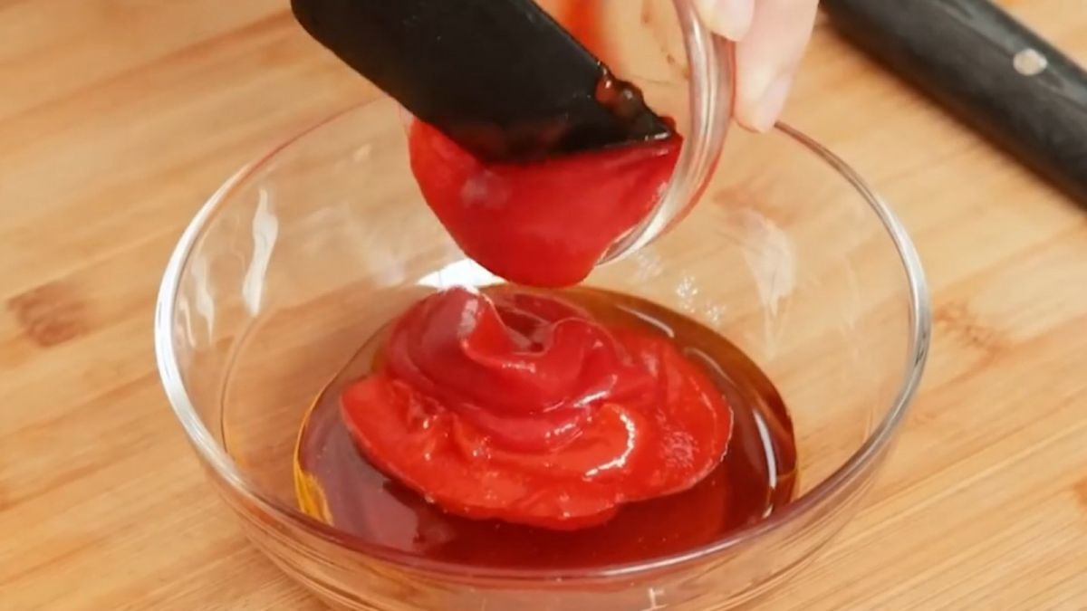 Resep udang bakar madu khas restoran Sunda oleh Devina Hermawan. [Twitter Devina Hermawan.]