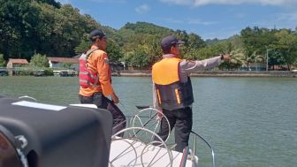 Pemancing Terseret Ombak di Pantai Jetis Cilacap Meninggal