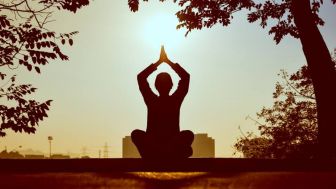 3 Manfaat Meditasi bagi Kesehatan Fisik dan Mental