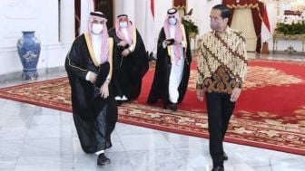 Jokowi Temui Menteri Arab, Indonesia Dapat Kuota Haji Terbesar 100.051 Orang