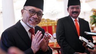 Jokowi Tugaskan Zulkifli Hasan Urus Minyak Goreng