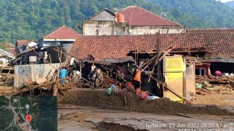 Banjir Bandang Terjang Bogor, Ribuan Jiwa Terdampak
