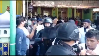 Dihadang Santri, Upaya Polisi Jemput Paksa Buronan Kasus Pencabulan Santri Putri di Jombang
