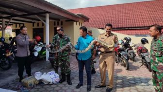 Pencari katak di Blitar tewas dililit Piton