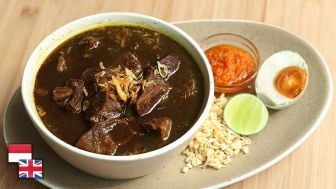 Masak Menu Iduladha, Resep Rawon Khas Jawa Timur Ala Devina Hermawan