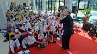 Kak Imung Mendongeng Bersama 1001 Anak, Peringatan Hari Anak Nasional di Stasiun Purwokerto