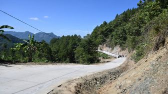 Jalan Kebumen-Banjarnegara Via Giritirto Karanggayam Akhirnya Dibeton, 12 Tahun Terbengkelai