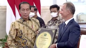 Kado HUT RI ke-77, Indonesia Dapat Penghargaan Swasembada Beras Internasional