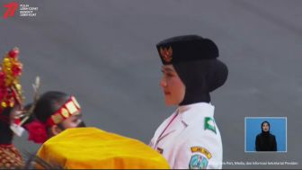 Tak Hanya Farel, Ayumi Putri Sasaki Anak Banyuwangi Tampil Jadi Pembawa Baki di Upacara Penurunan Bendera di Istana Merdeka