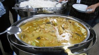 Tips Cegah Santan Pecah saat Dimasak